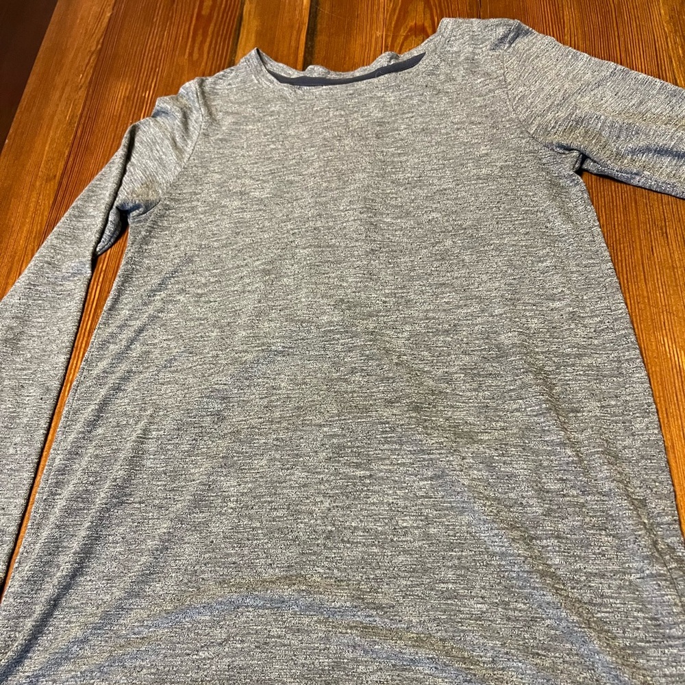 Athleta long sleeve grey shirt